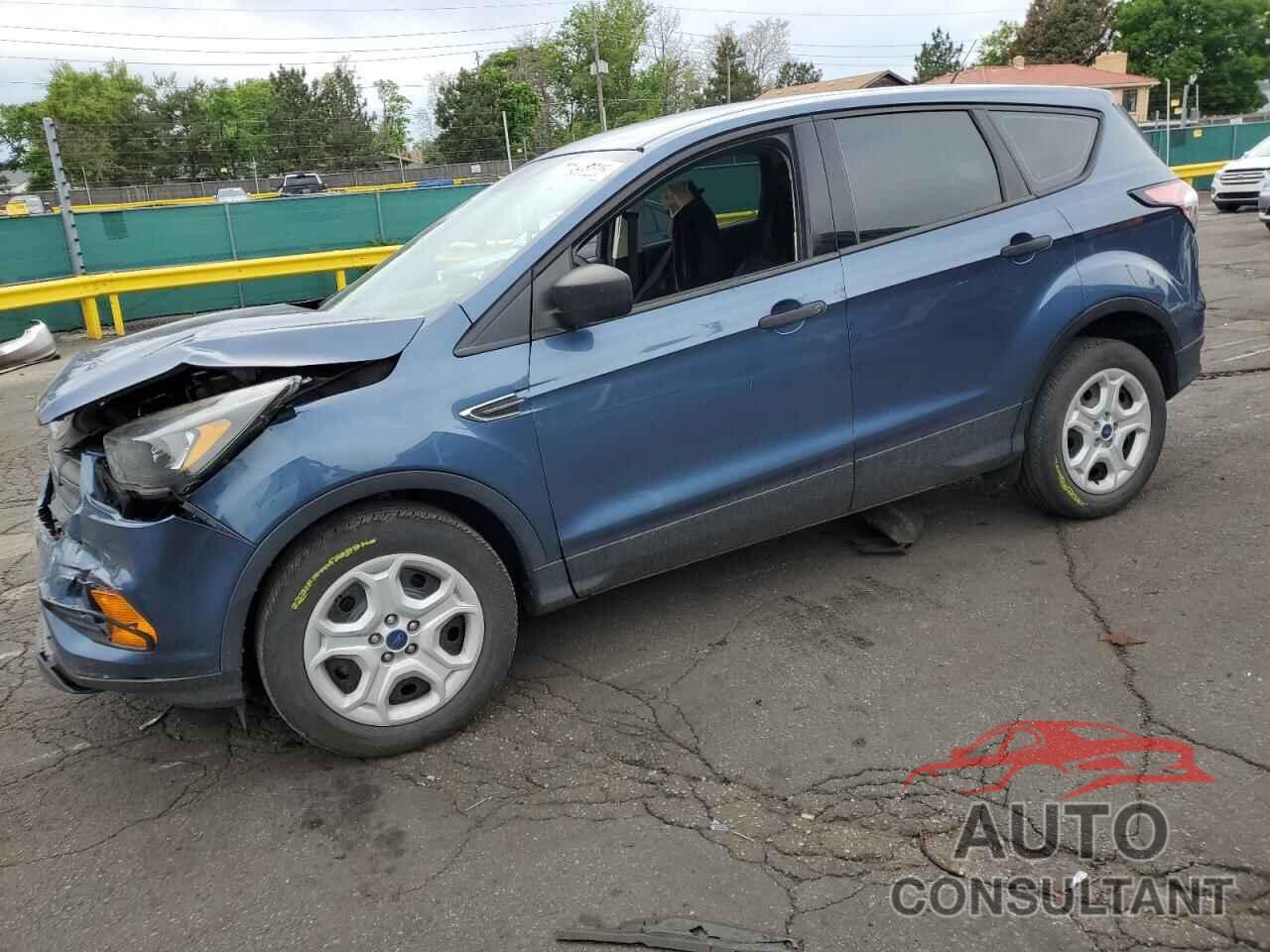 FORD ESCAPE 2018 - 1FMCU0F70JUA50196