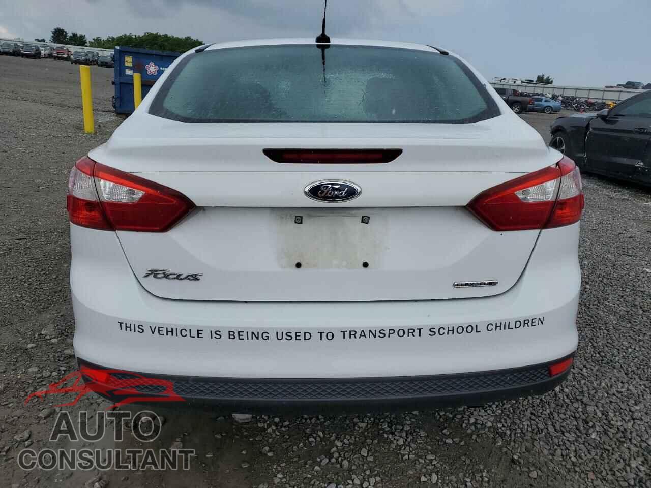 FORD FOCUS 2013 - 1FADP3E28DL146150