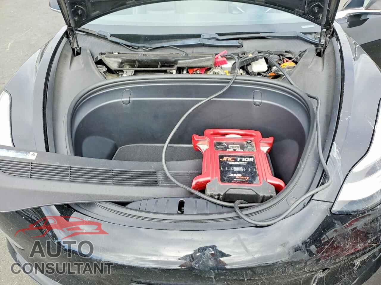 TESLA MODEL 3 2018 - 5YJ3E1EA8JF044109