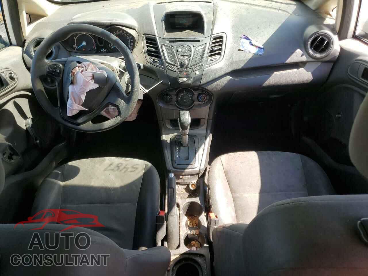 FORD FIESTA 2017 - 3FADP4TJ2HM126576