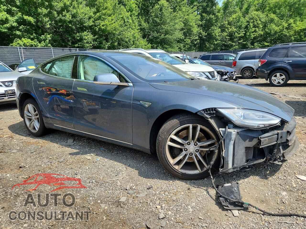TESLA MODEL S 2013 - 5YJSA1DN6DFP12652
