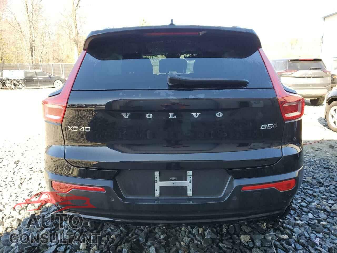 VOLVO XC40 CORE 2024 - YV4L12UK8R2334535