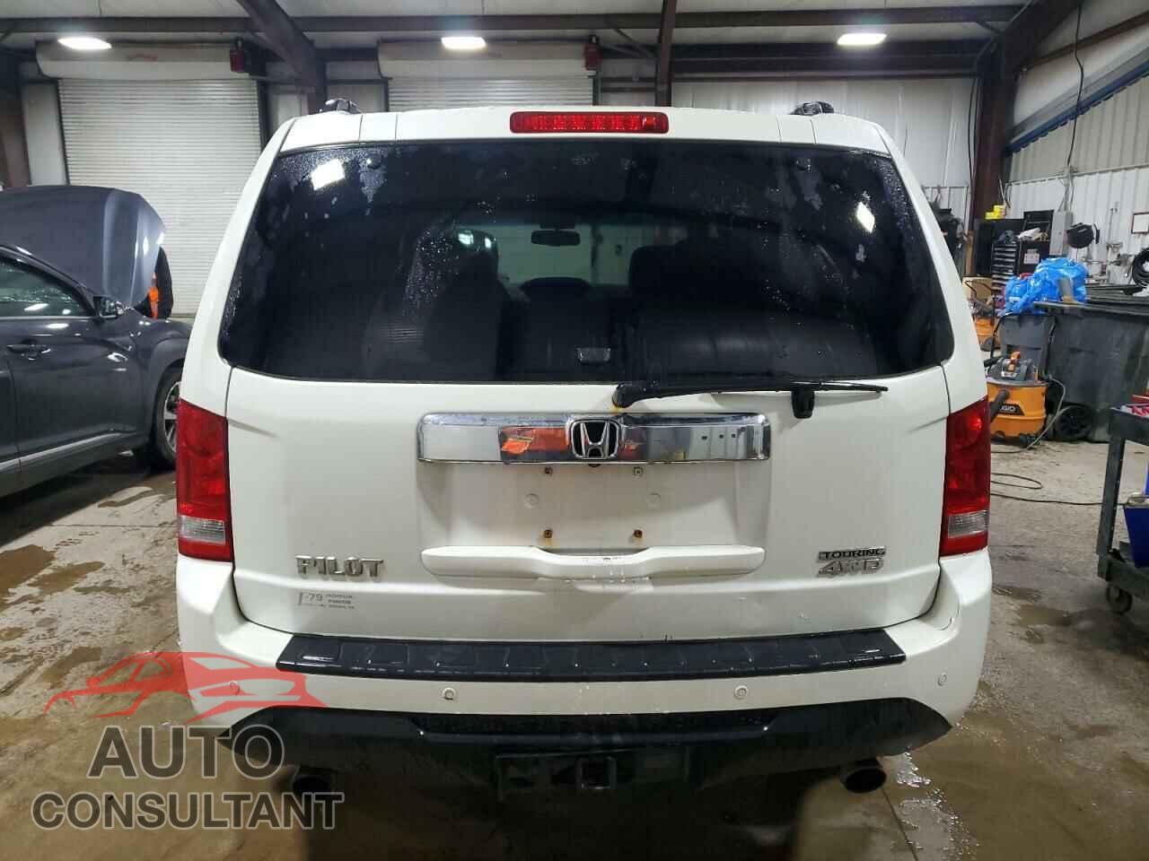 HONDA PILOT 2015 - 5FNYF4H92FB044216
