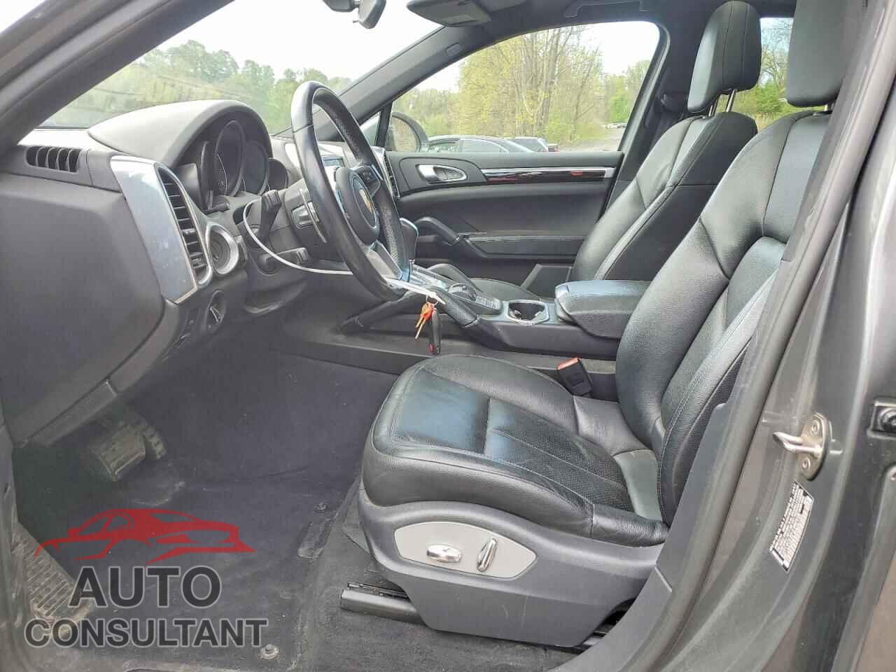 PORSCHE CAYENNE 2018 - WP1AA2A25JKA04739