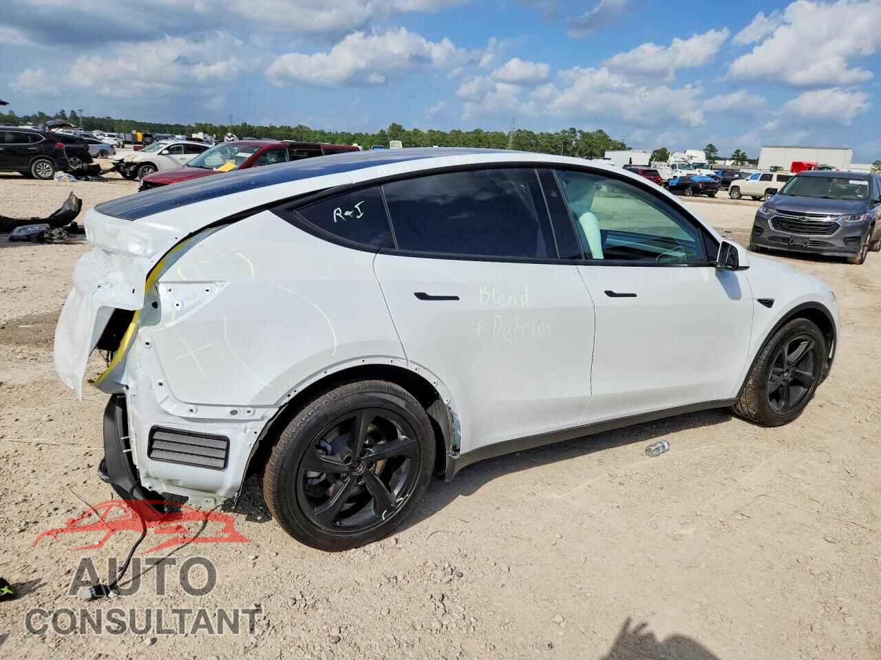 TESLA MODEL Y 2026 - 7SAYGDEDXTA587105