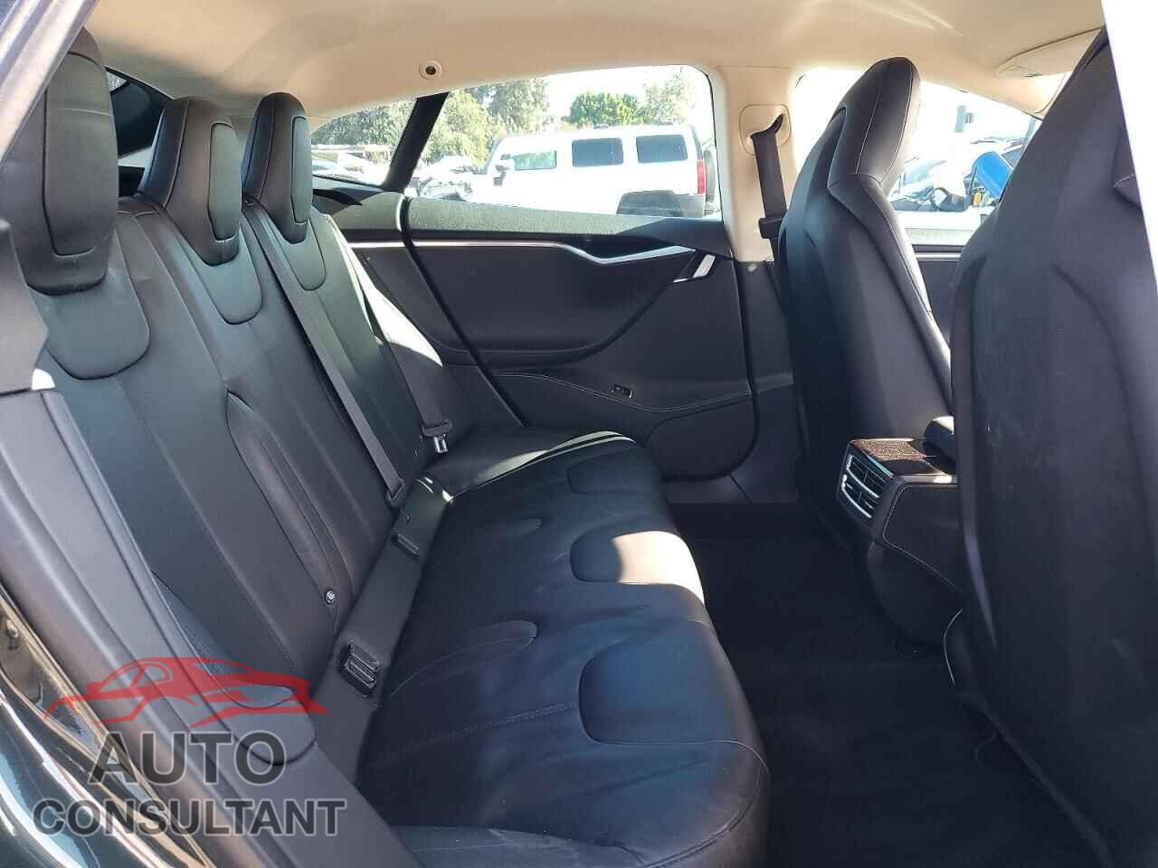 TESLA MODEL S 2014 - 5YJSA1H17EFP63683