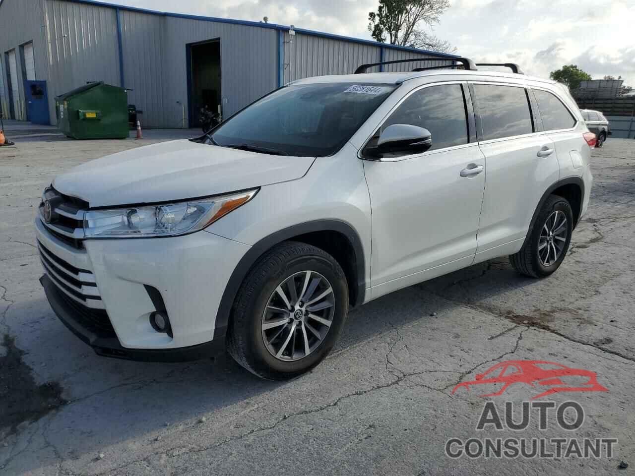 TOYOTA HIGHLANDER 2018 - 5TDKZRFH1JS537247