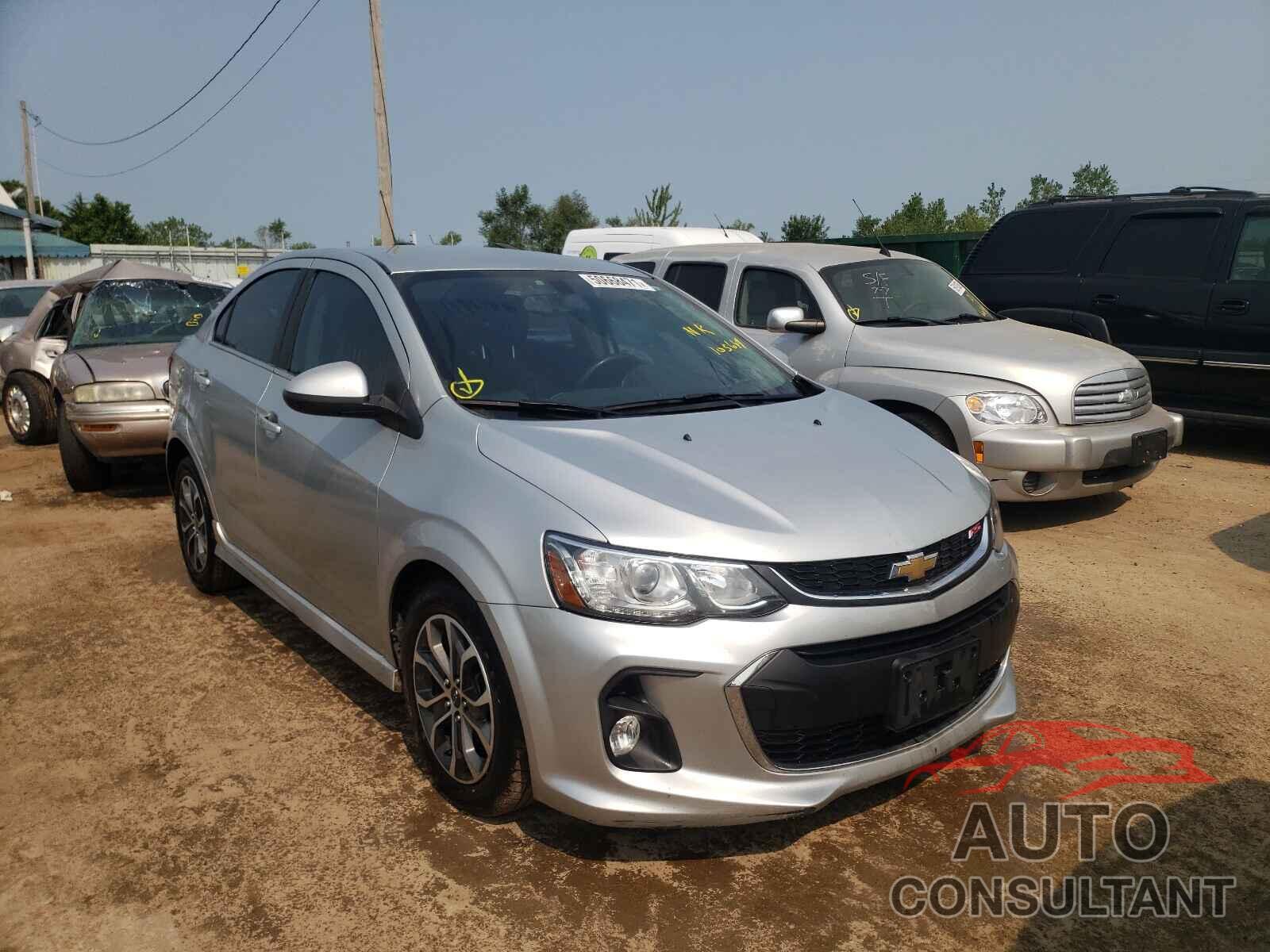 CHEVROLET SONIC 2018 - 1G1JD5SH9J4105664