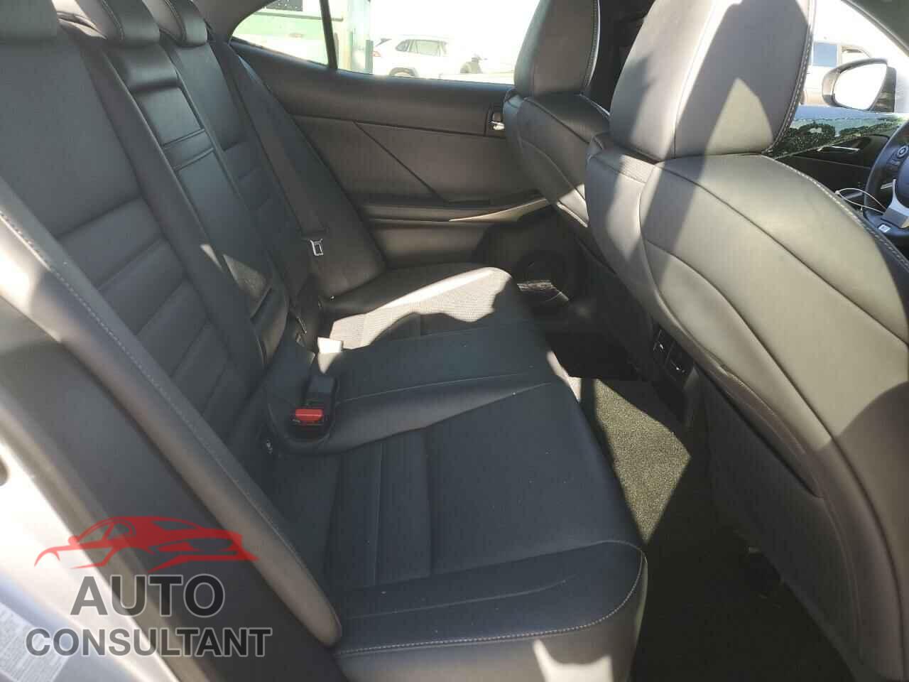 LEXUS IS 2015 - JTHBE1D26F5020954
