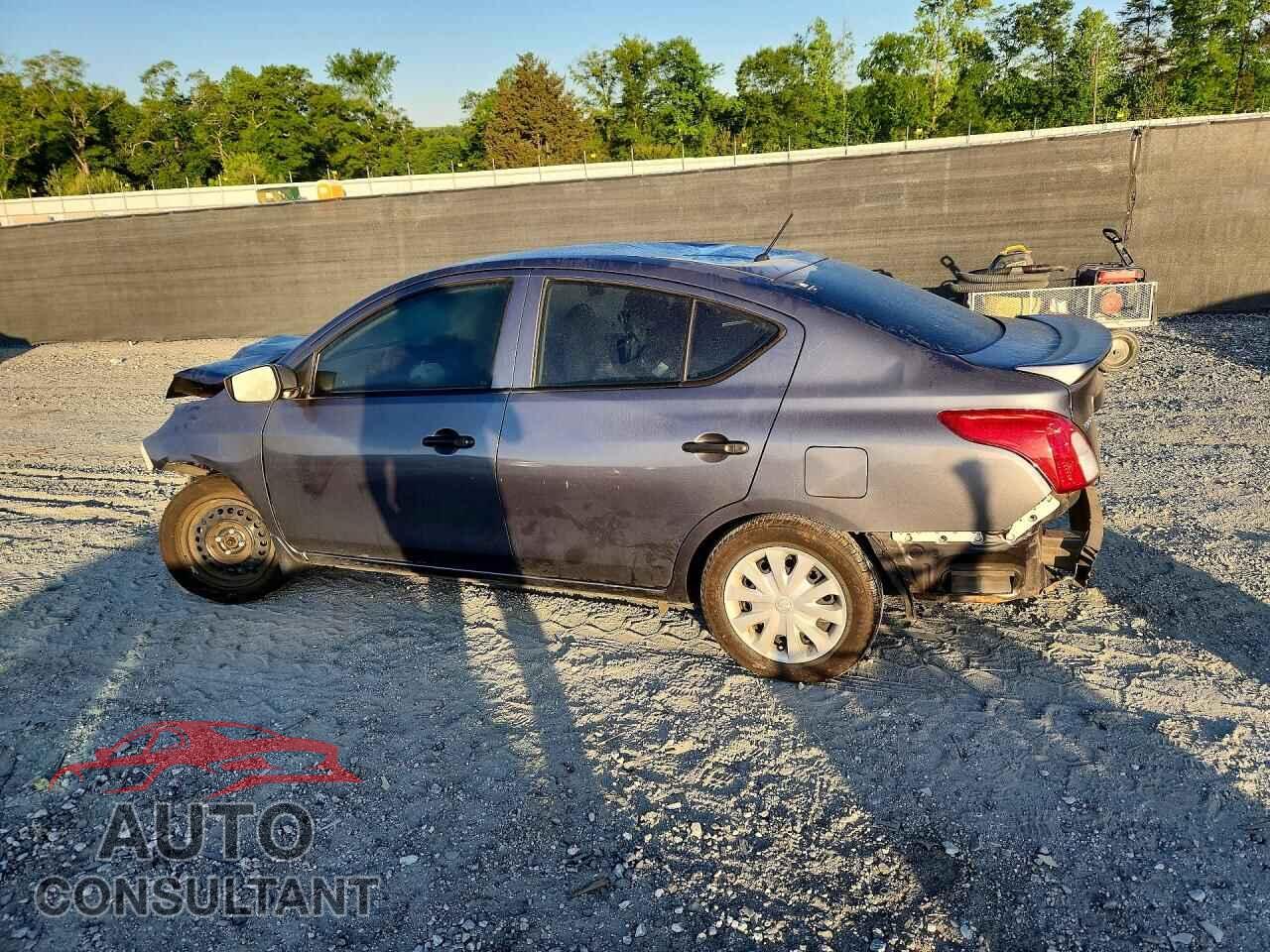 NISSAN VERSA 2017 - 3N1CN7AP3HL880969