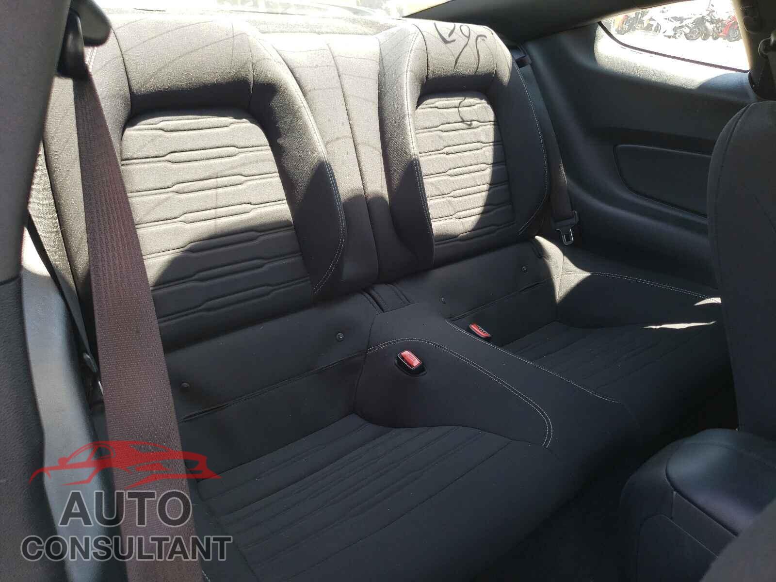 FORD MUSTANG 2017 - 1FA6P8CF7H5266124