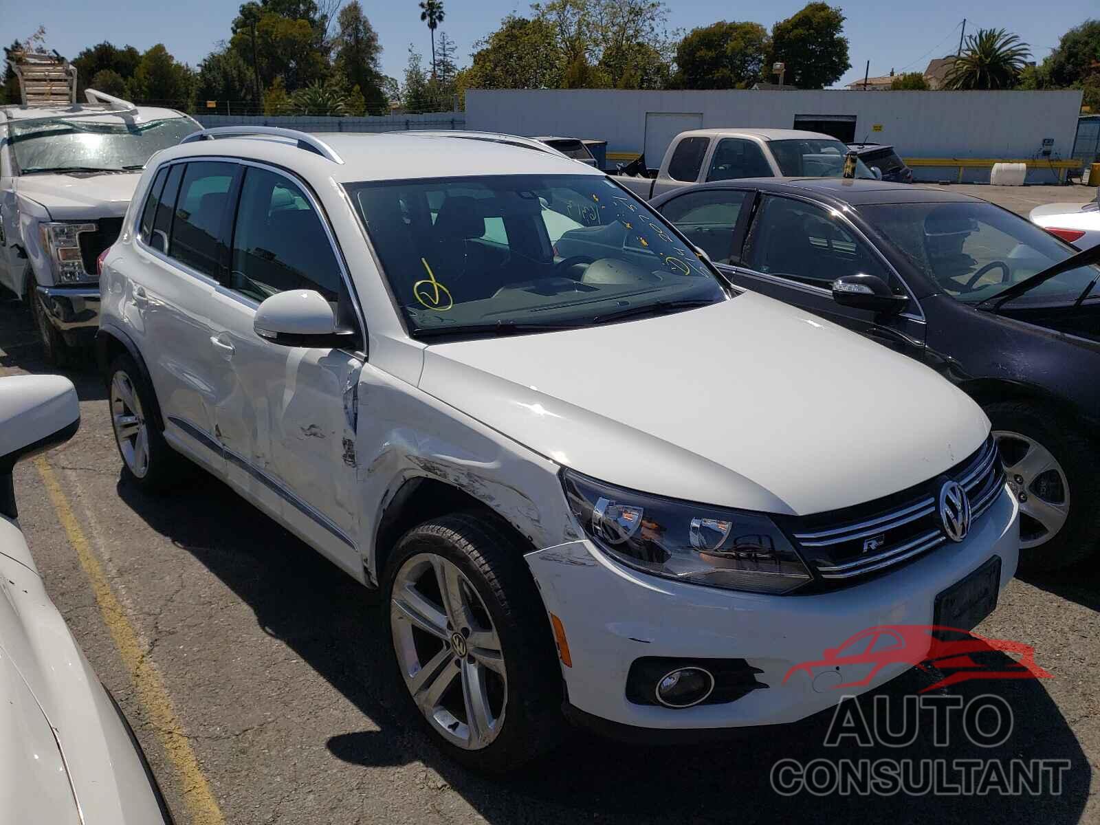 VOLKSWAGEN TIGUAN 2016 - WVGAV7AX0GW019368