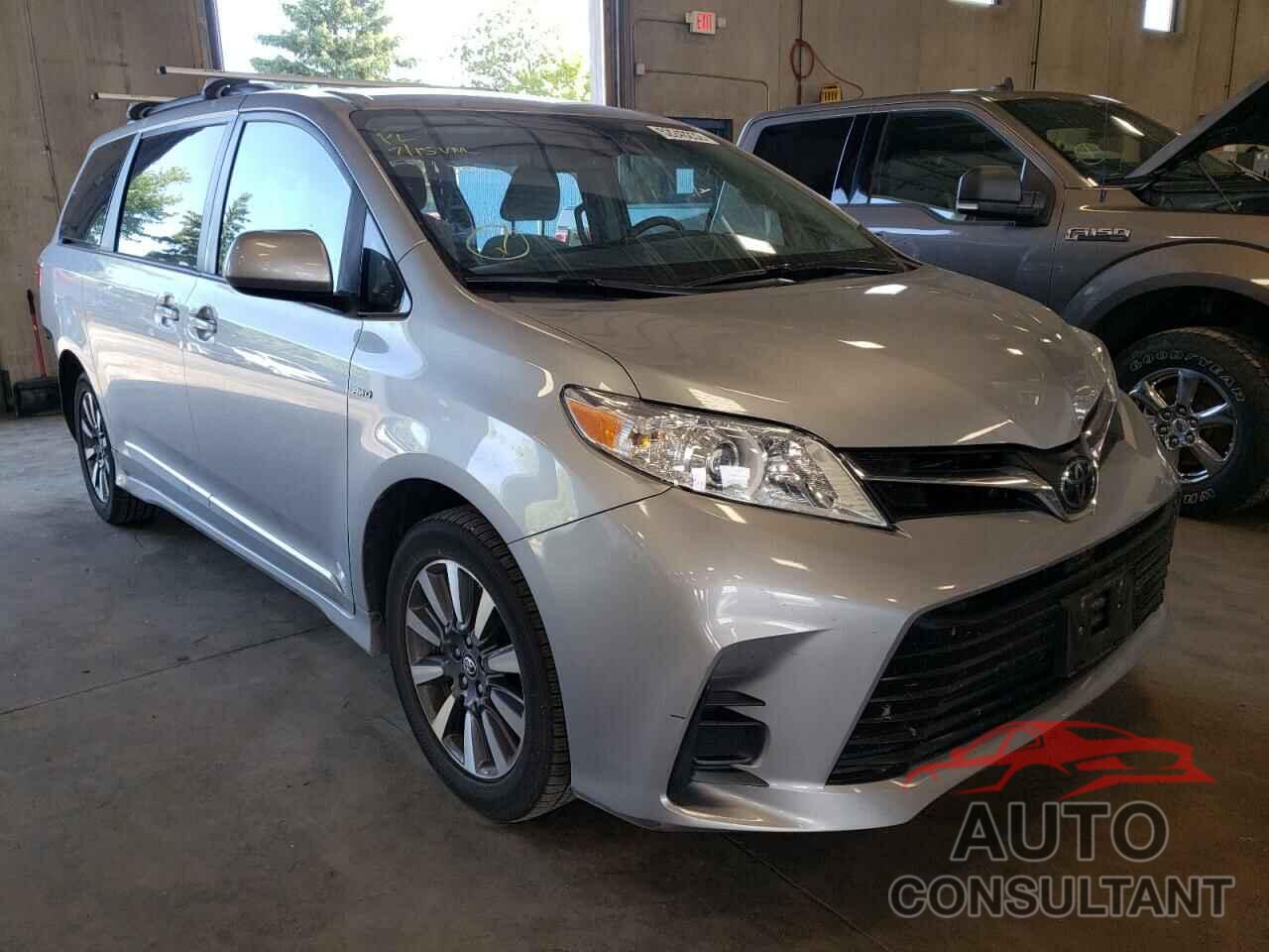 TOYOTA SIENNA 2018 - 5TDJZ3DC1JS206037