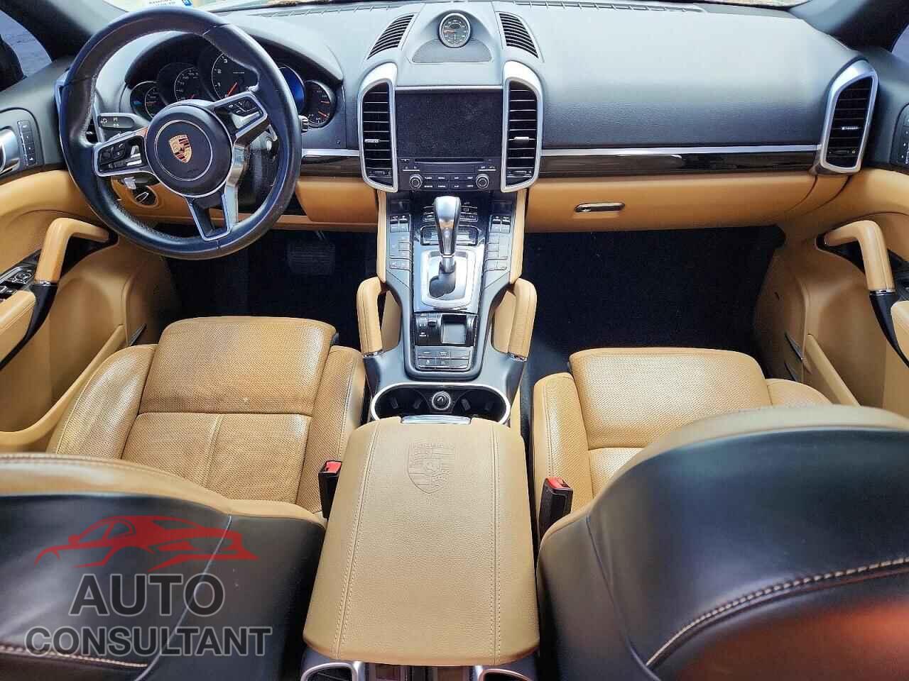 PORSCHE CAYENNE 2018 - WP1AA2A26JKA01395