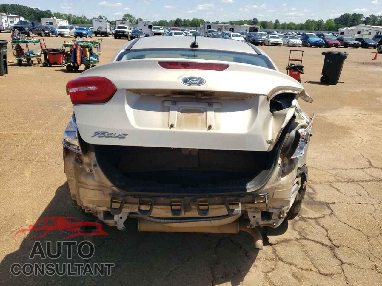 FORD FOCUS 2017 - 1FADP3F26HL295581