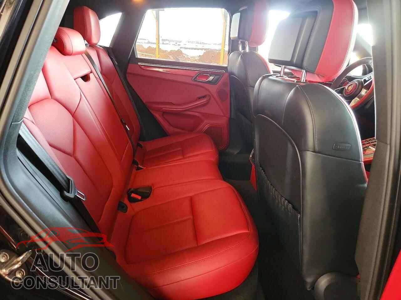 PORSCHE MACAN 2015 - WP1AB2A58FLB55602