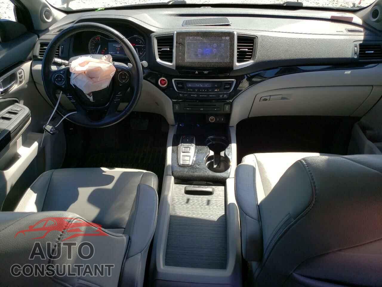 HONDA PILOT 2017 - 5FNYF6H95HB025156