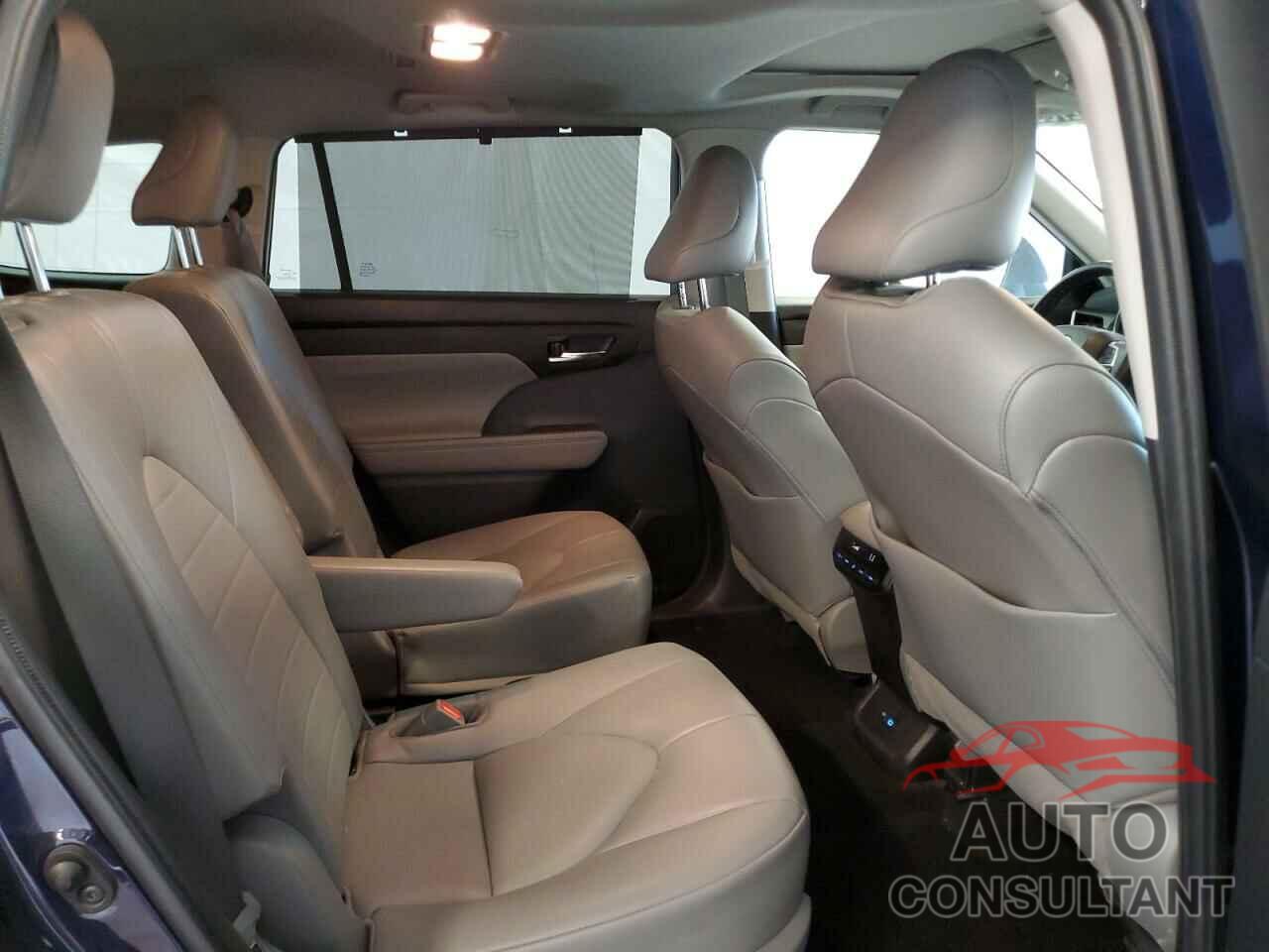 TOYOTA HIGHLANDER 2022 - 5TDHZRBH8NS566380