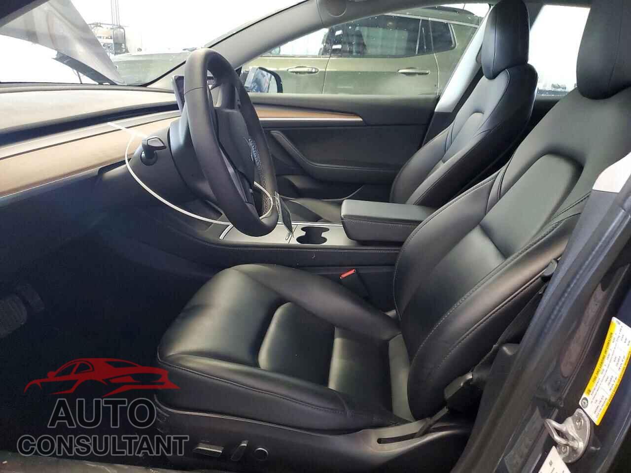 TESLA MODEL 3 2021 - 5YJ3E1EB5MF979696