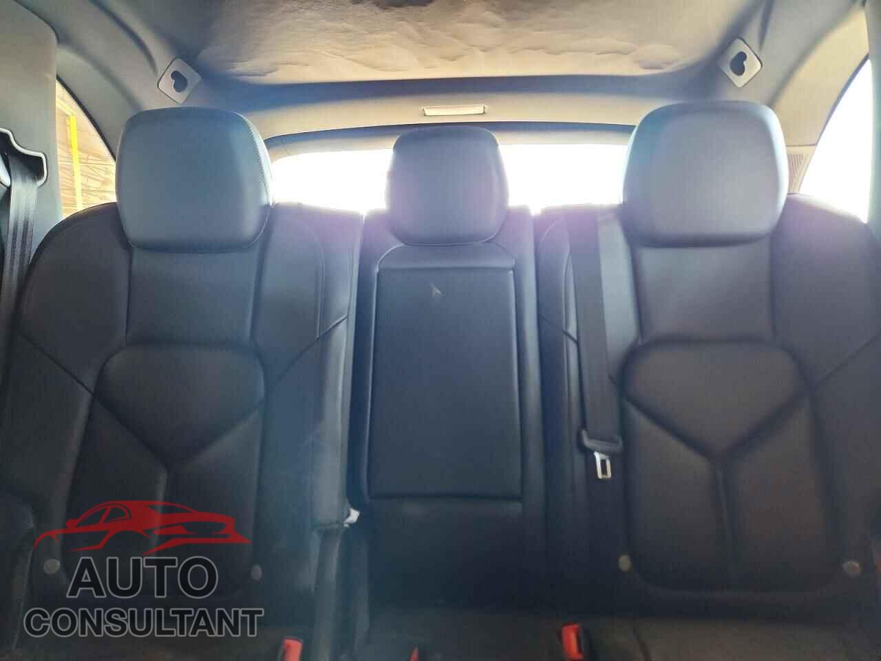 PORSCHE CAYENNE 2012 - WP1AA2A28CLA03758