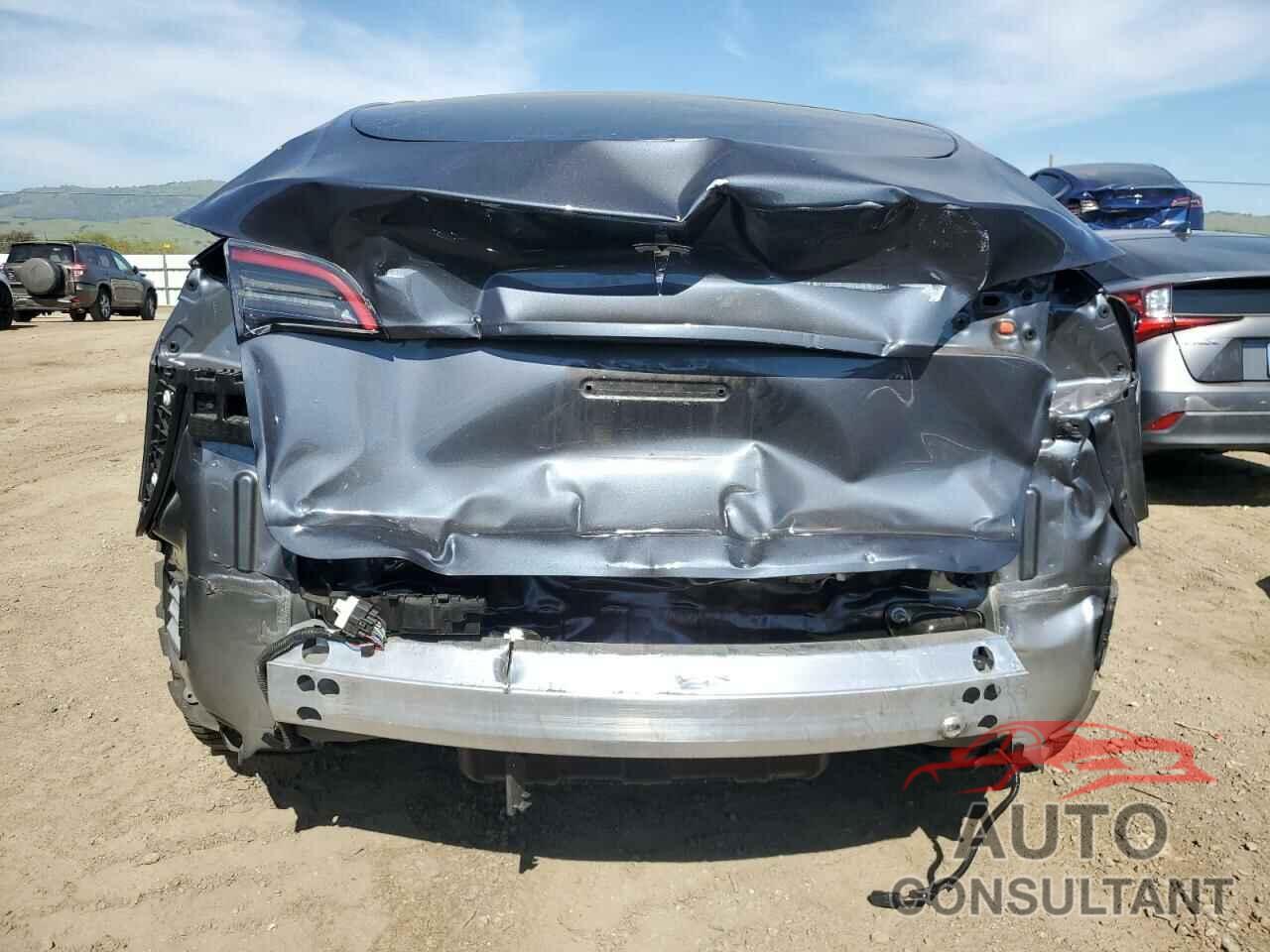 TESLA MODEL Y 2021 - 5YJYGDED6MF110558