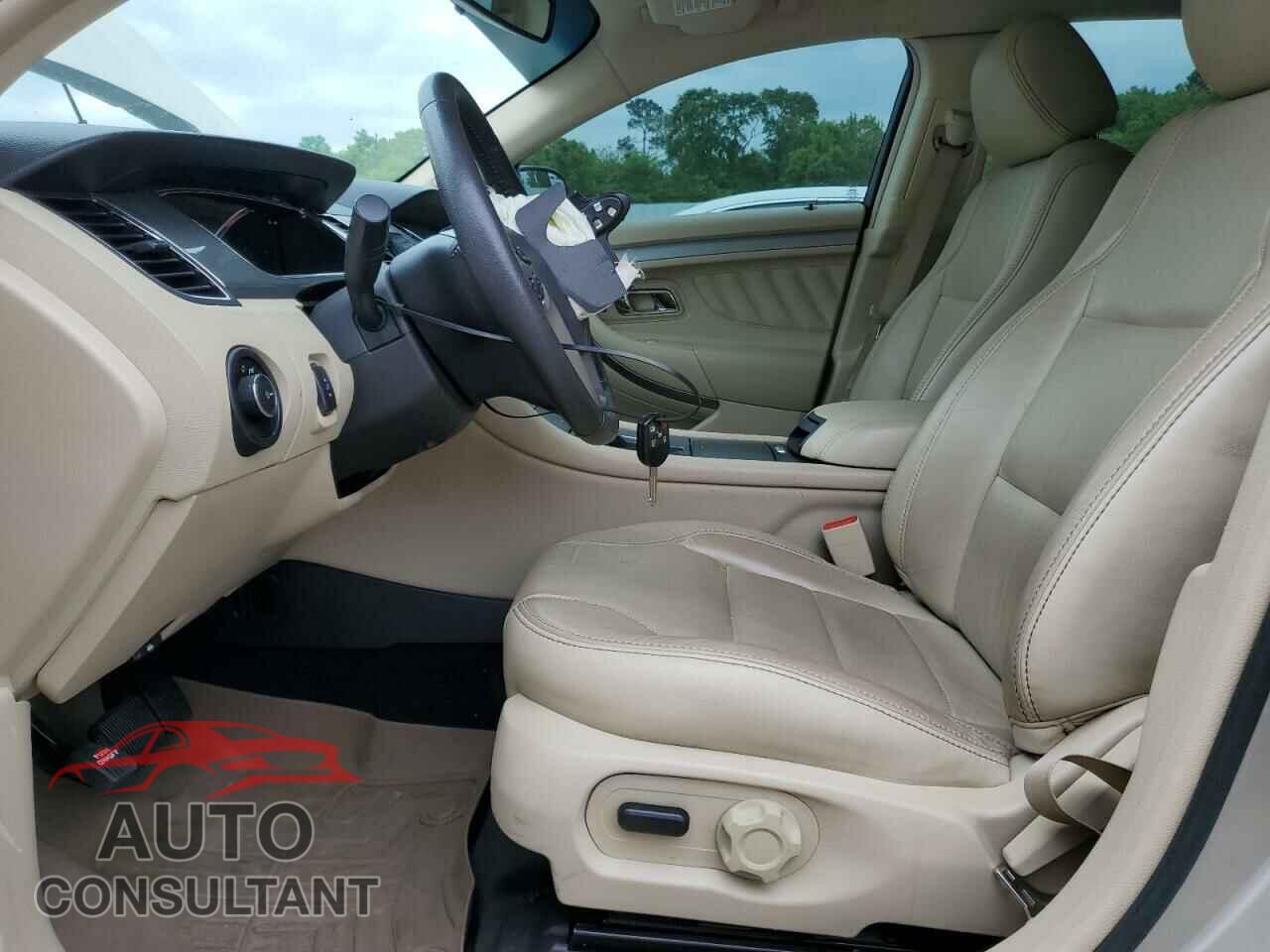 FORD TAURUS 2017 - 1FAHP2E80HG110211