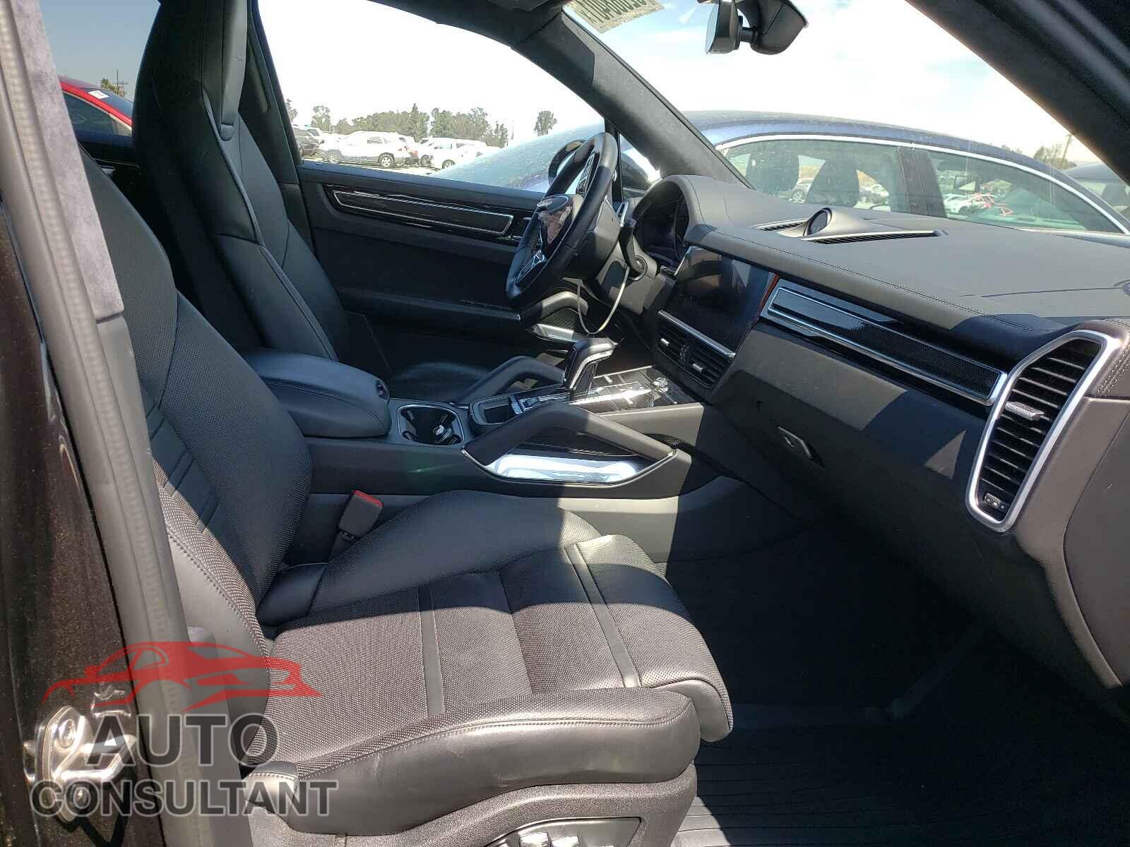PORSCHE CAYENNE 2019 - WP1AF2AY5KDA80344