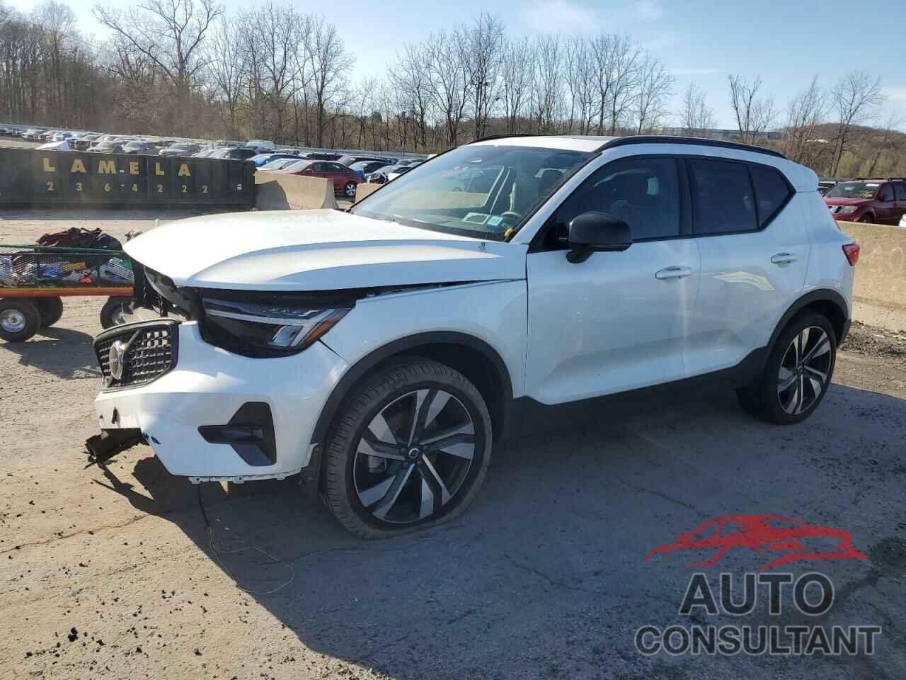 VOLVO XC40 PLUS 2023 - YV4L12UW4P2051131