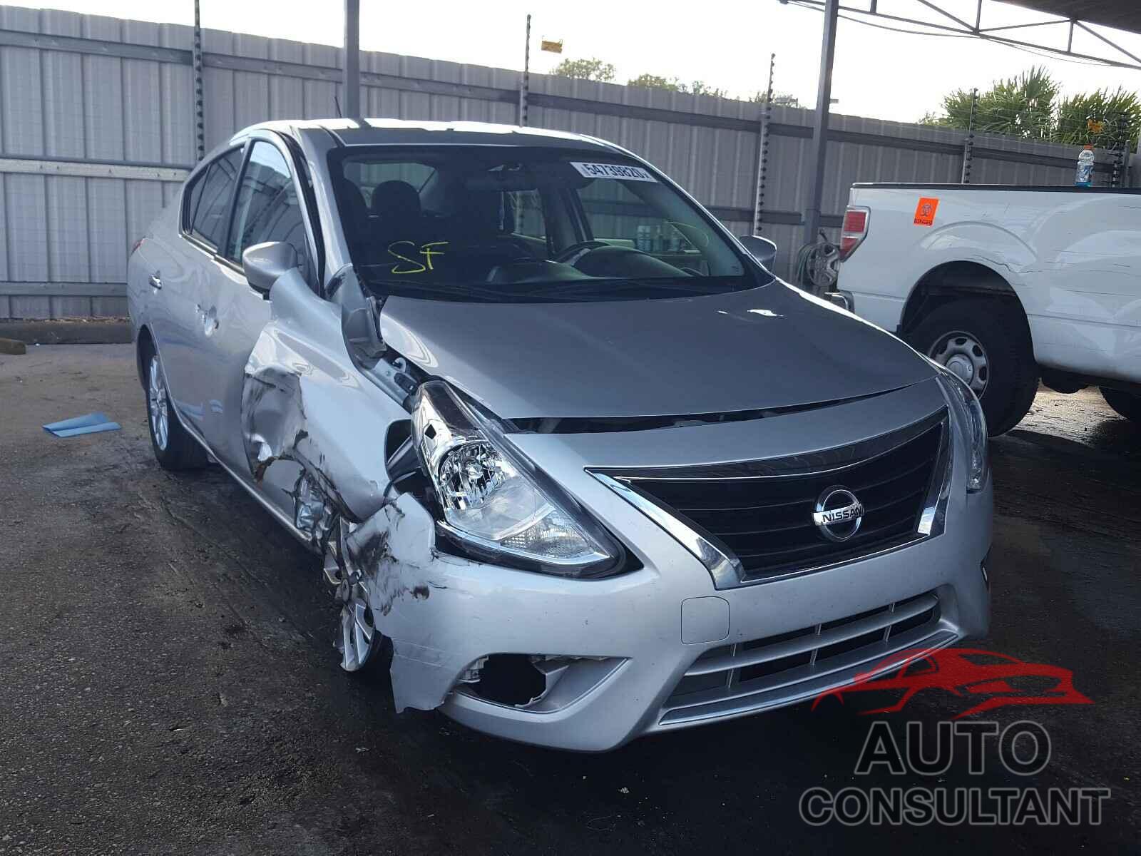 NISSAN VERSA 2018 - 3N1CN7AP2JL875557