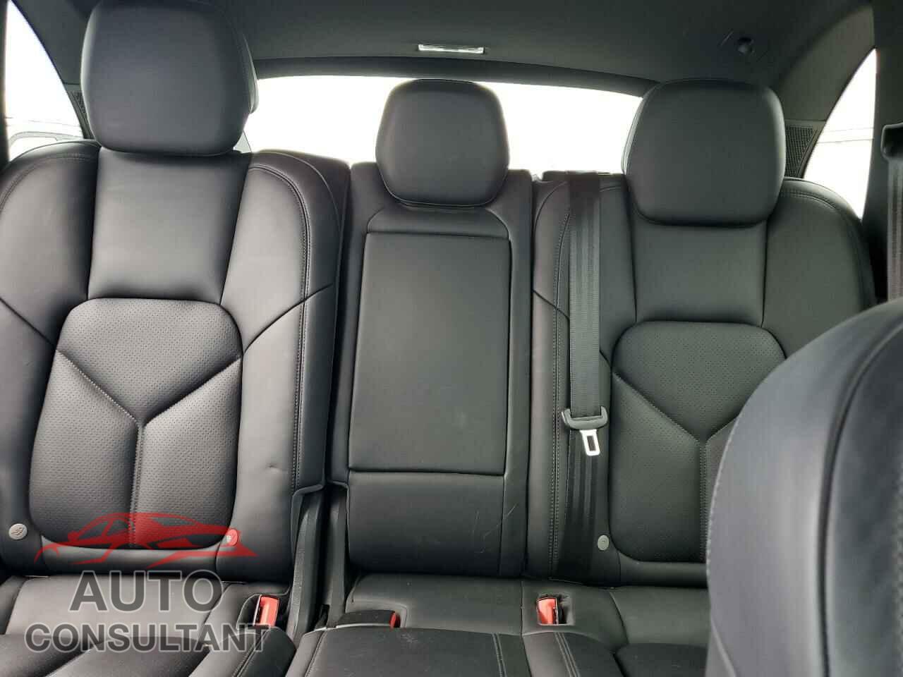 PORSCHE CAYENNE 2016 - WP1AB2A2XGLA93689
