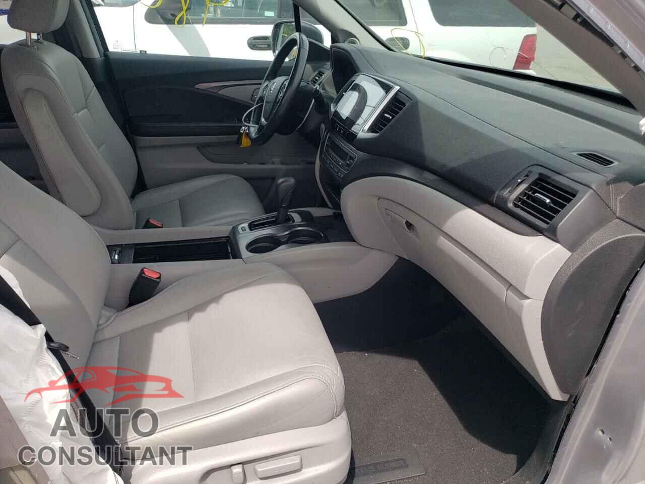 HONDA PILOT 2017 - 5FNYF5H56HB016554