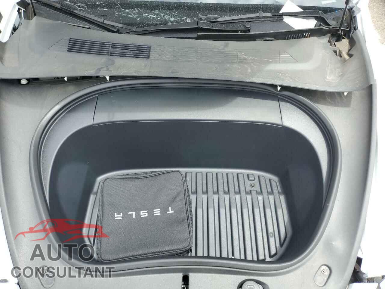 TESLA MODEL 3 2024 - 5YJ3E1EA9RF815933