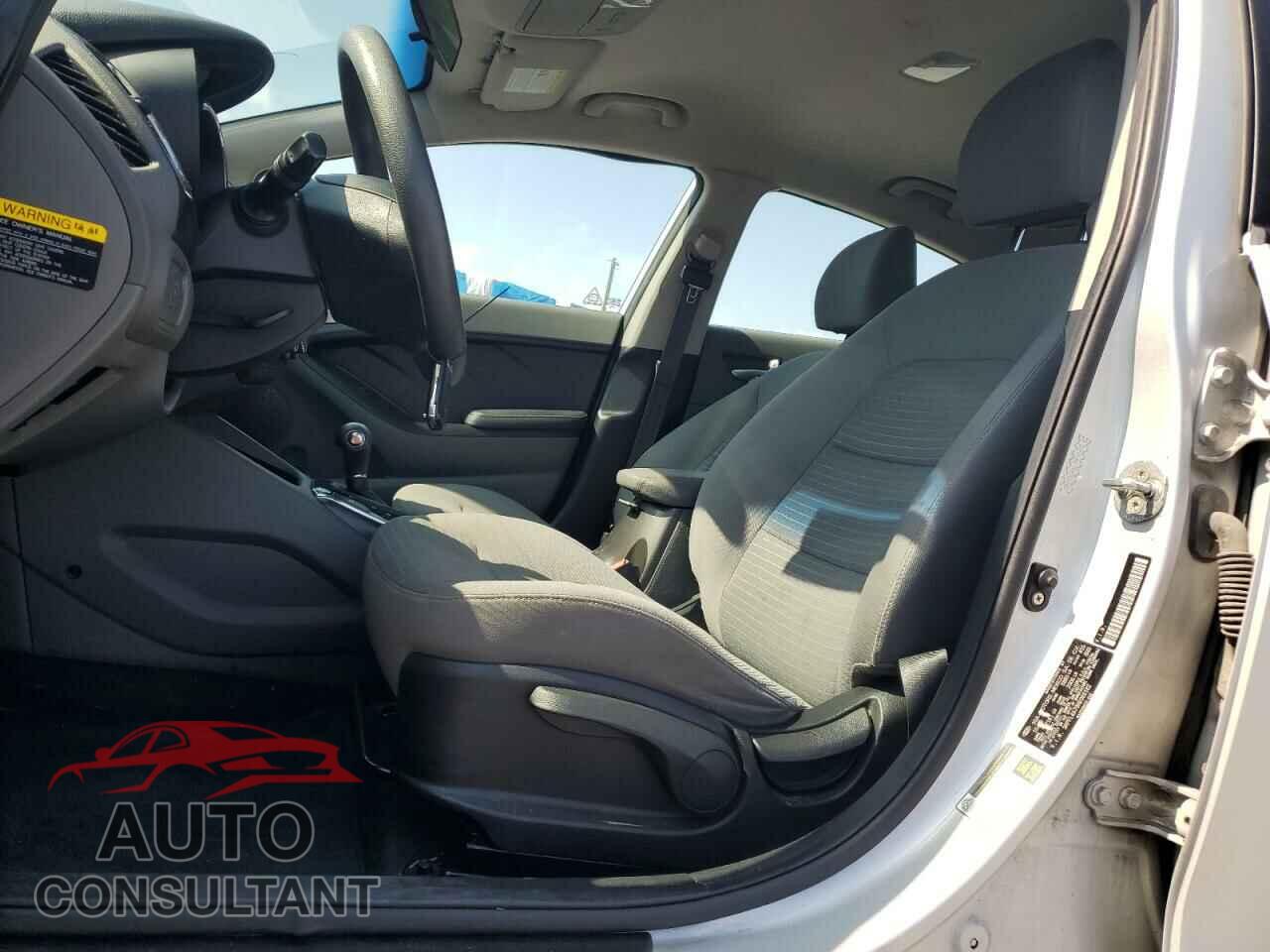 KIA FORTE 2017 - 3KPFL4A79HE066182