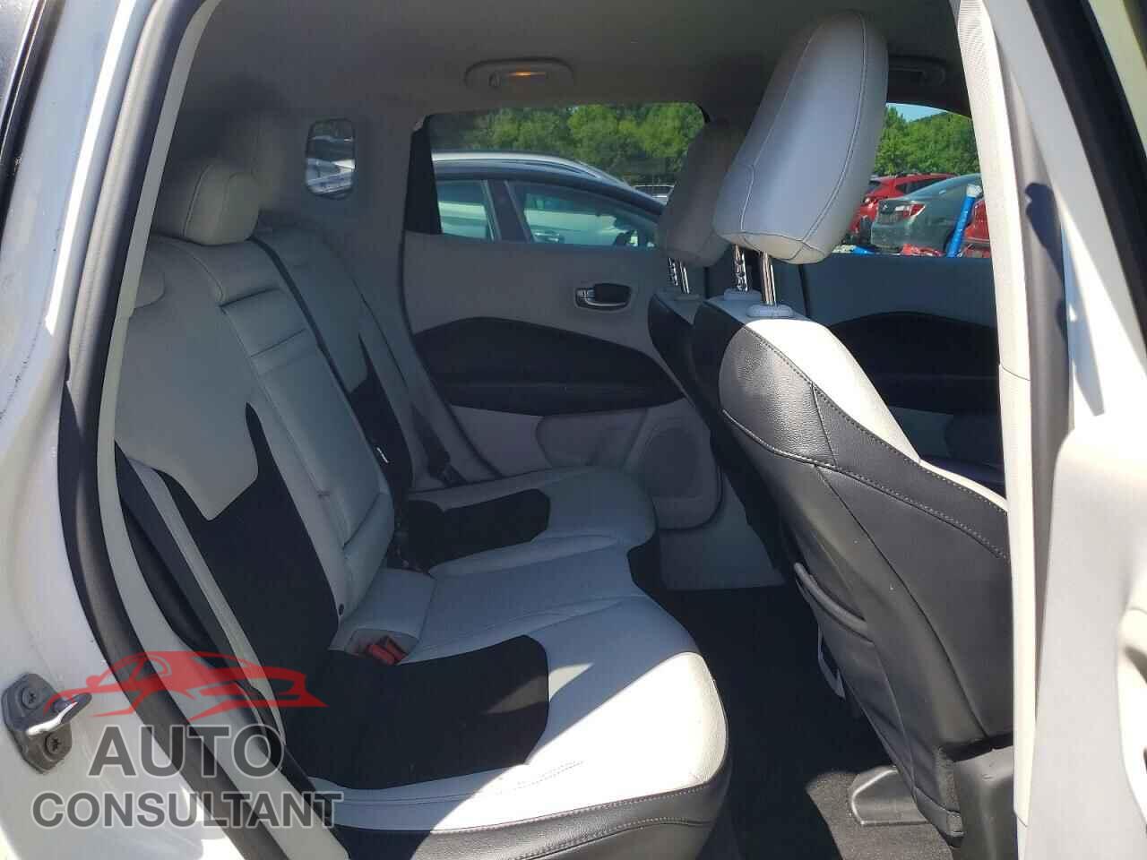 JEEP COMPASS 2017 - 3C4NJCBB8HT653032