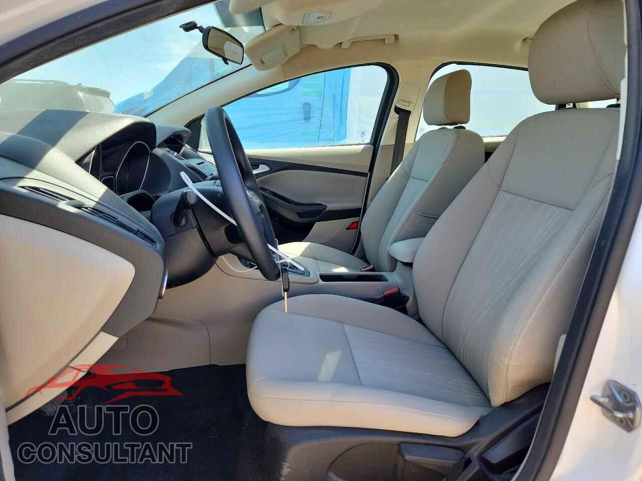 FORD FOCUS 2016 - 1FADP3F26GL405348