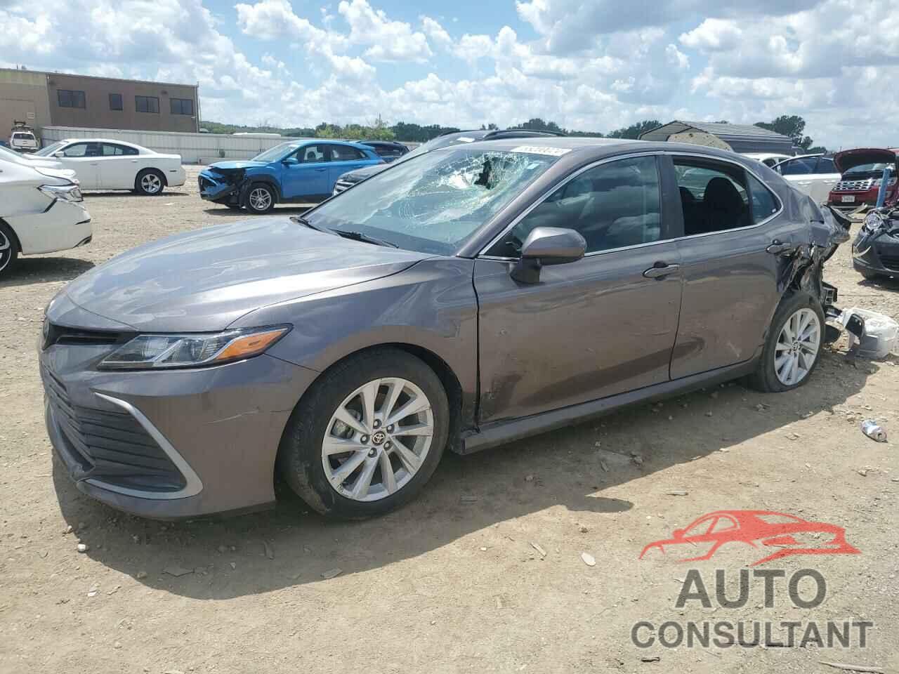 TOYOTA CAMRY 2022 - 4T1C11AK1NU028997