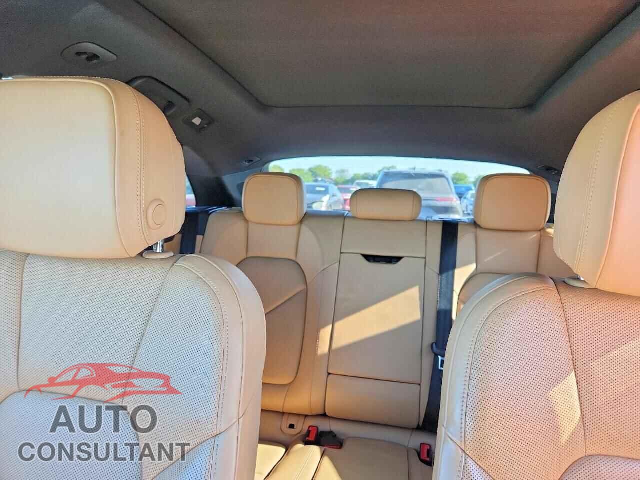 PORSCHE MACAN 2017 - WP1AA2A59HLB08049