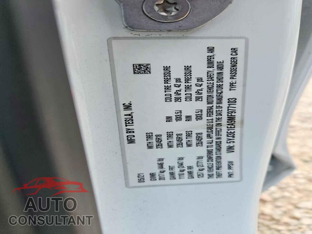 TESLA MODEL 3 2021 - 5YJ3E1EA9MF977103