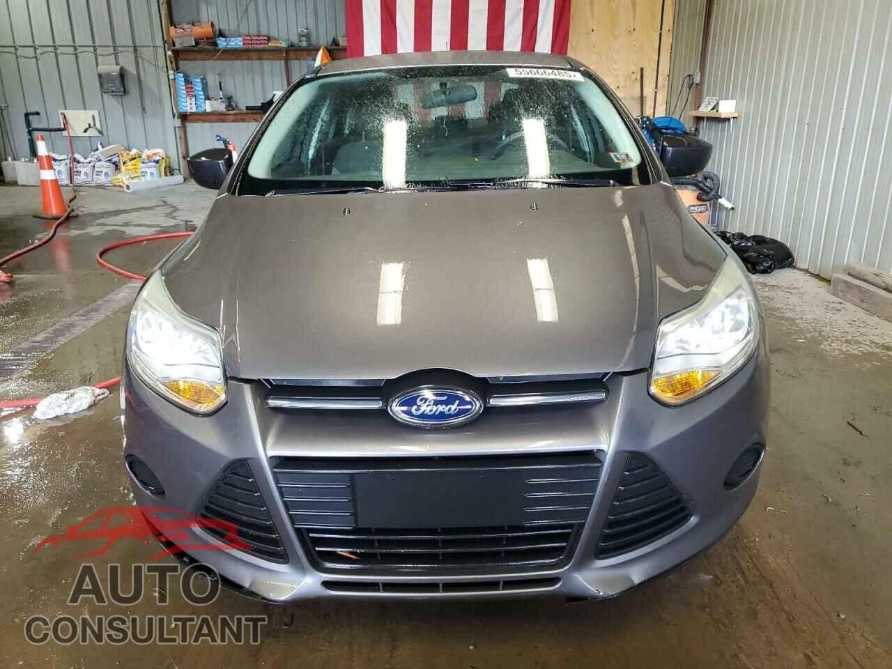 FORD FOCUS 2013 - 1FADP3E28DL241372