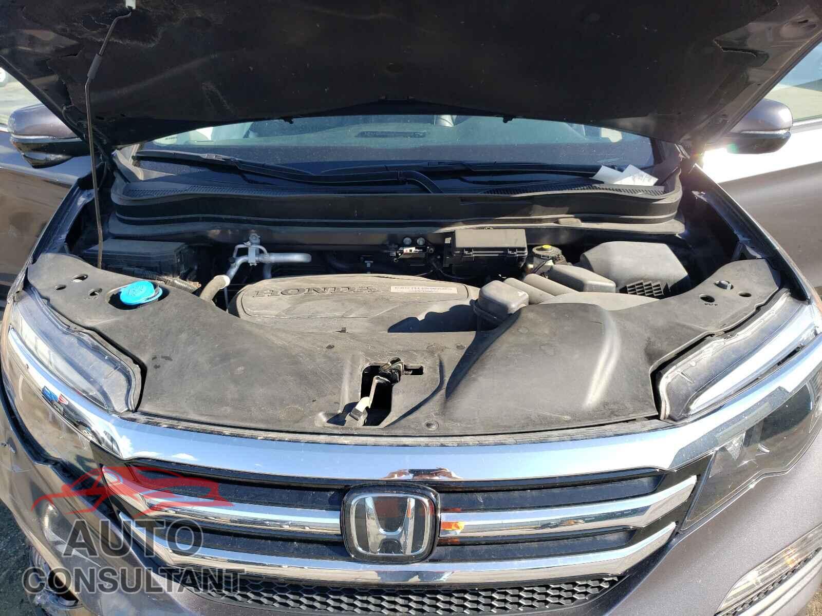 HONDA PILOT 2017 - 5FNYF5H98HB020740