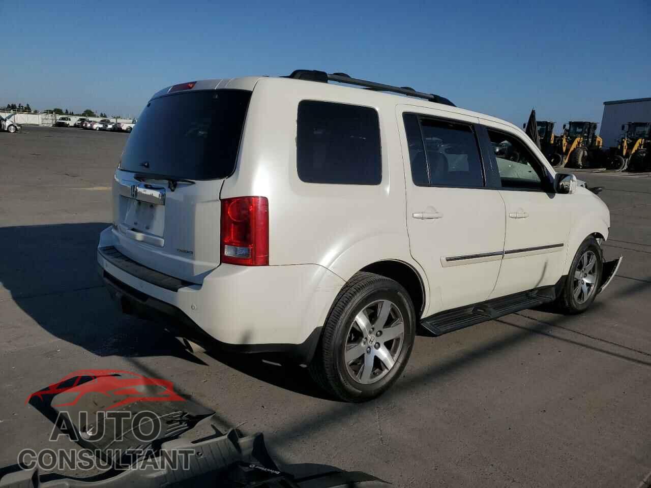 HONDA PILOT 2015 - 5FNYF3H92FB008312