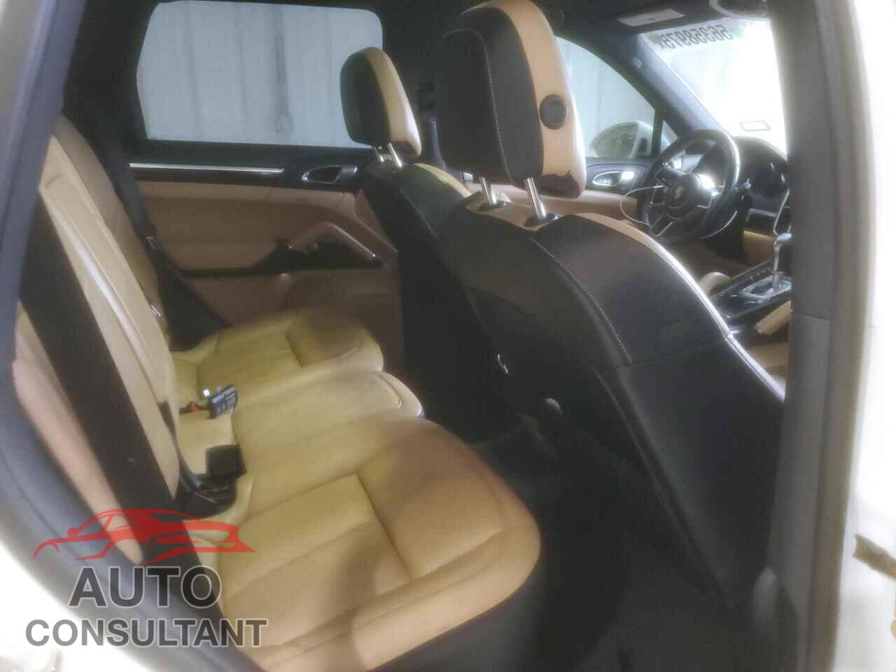 PORSCHE CAYENNE 2017 - WP1AA2A25HKA88281
