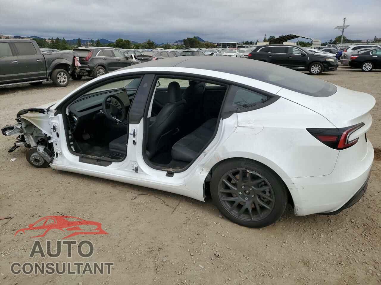 TESLA MODEL 3 2024 - 5YJ3E1EA5RF726375
