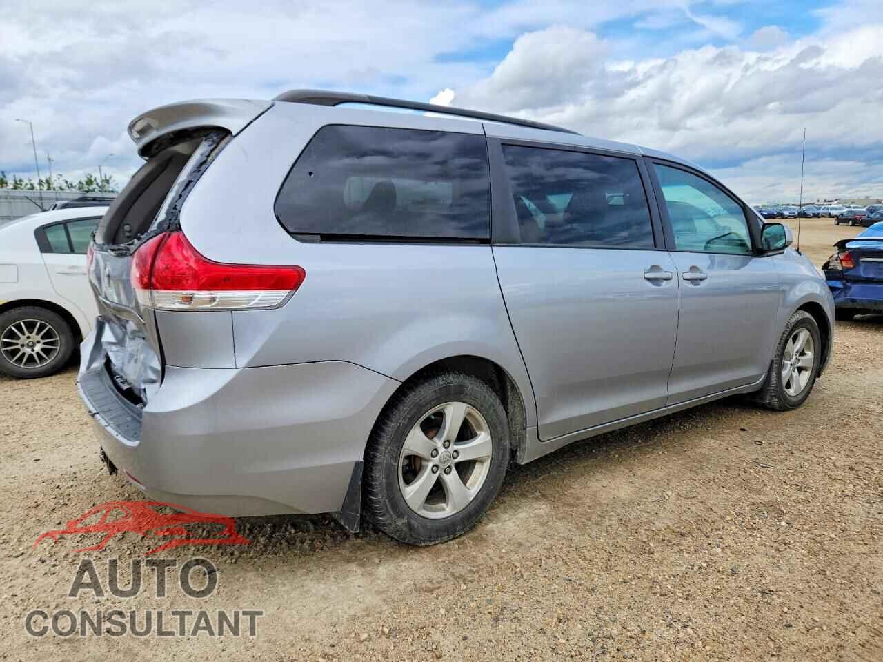 TOYOTA SIENNA 2013 - 5TDKK3DC8DS367059