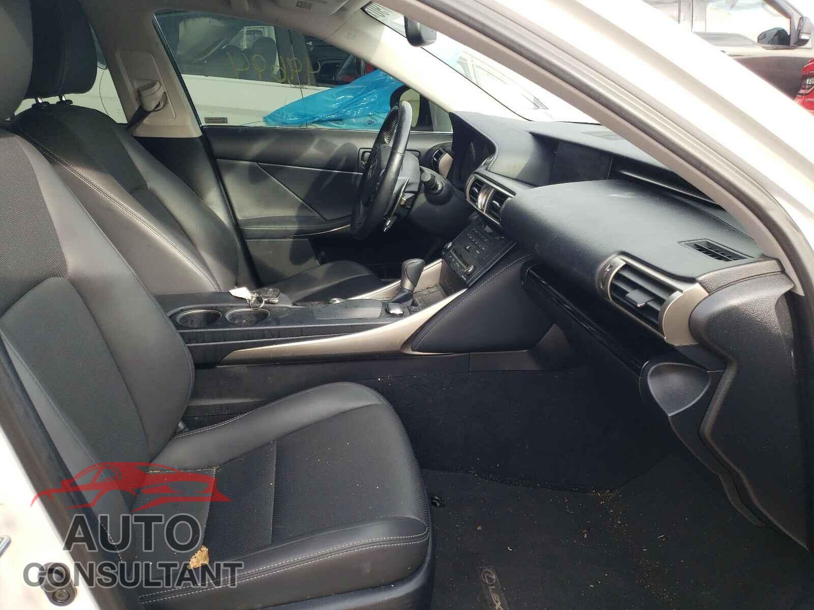 LEXUS IS 2016 - JTHBA1D26G5013452