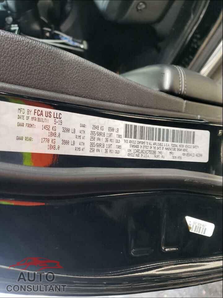 DODGE DURANGO 2019 - 1C4RDJAG1KC755396