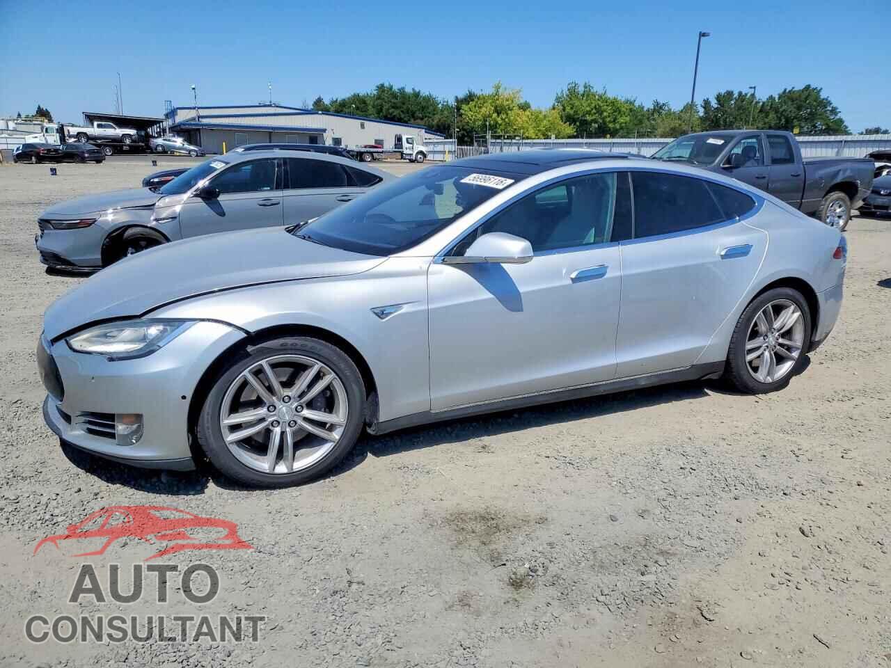 TESLA MODEL S 2015 - 5YJSA1E22FF120253