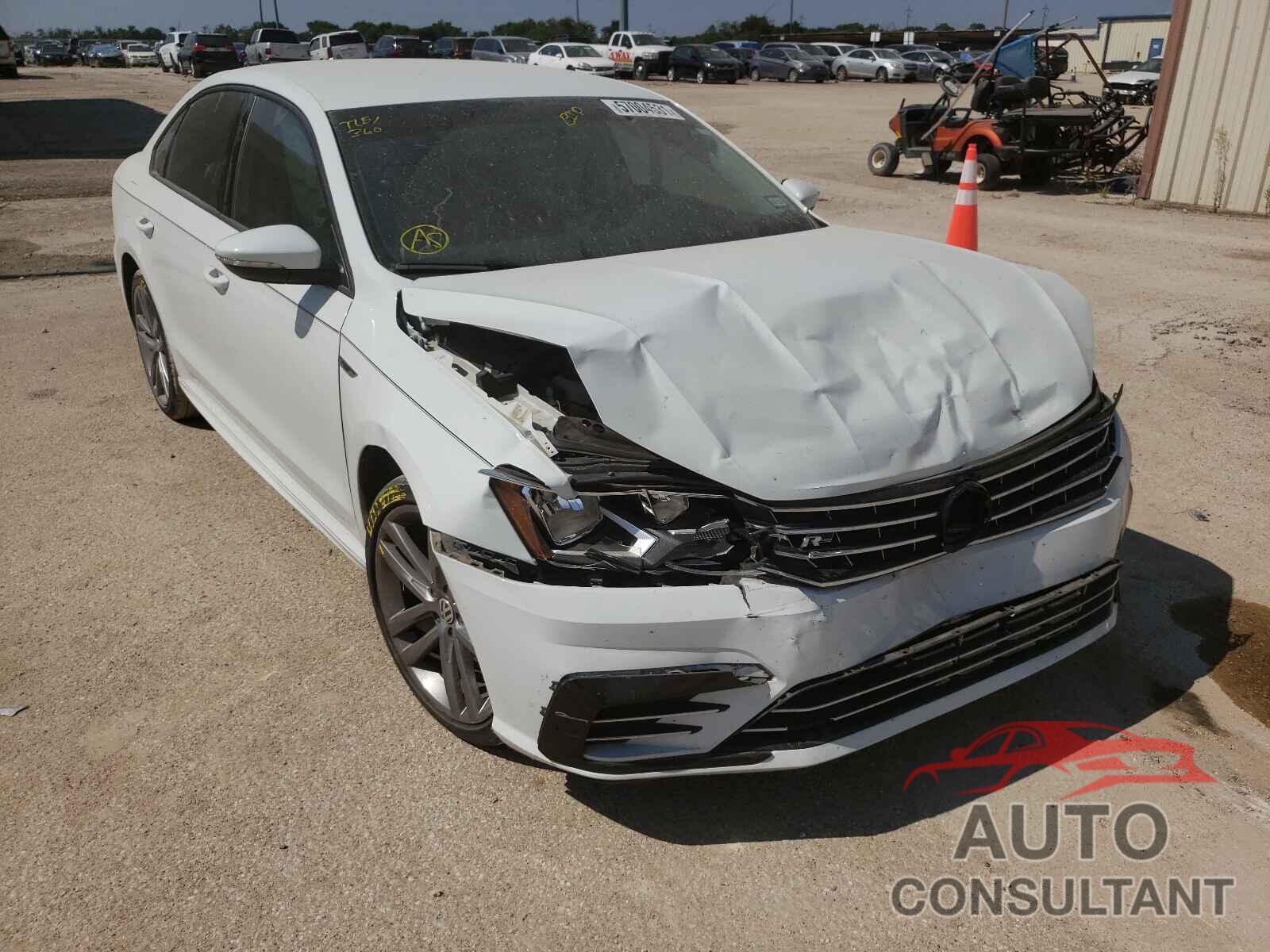 VOLKSWAGEN PASSAT 2018 - 1VWAA7A39JC032879