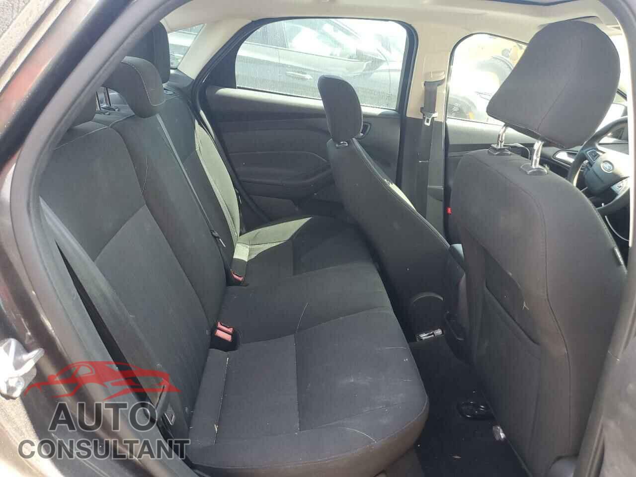 FORD FOCUS 2015 - 1FADP3F23FL200729
