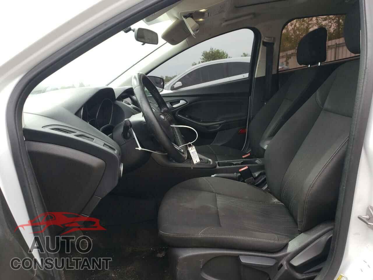 FORD FOCUS 2017 - 1FADP3M24HL207291